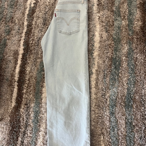 Levi's Ribcage Light Blue Distressed Jeans - Picture 4 of 6